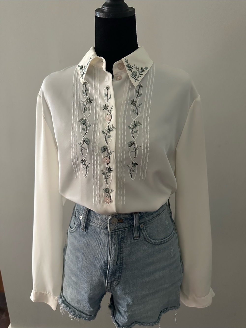 Koret Cream Button-Down Blouse with Green Floral Embroidery